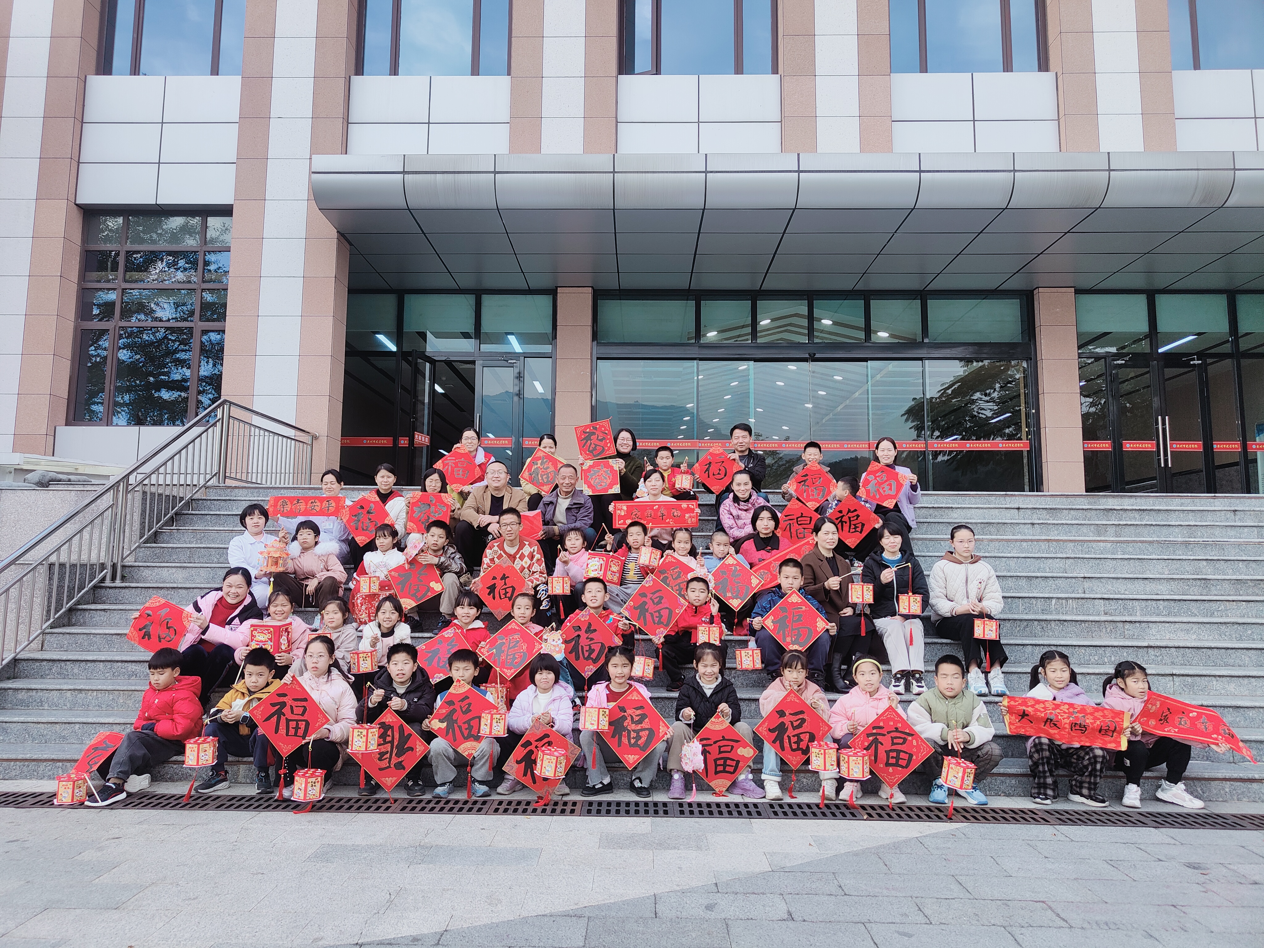 1740366058373307.jpg 0d2ebda623a42d83c4b9b170c8bd3de.jpg